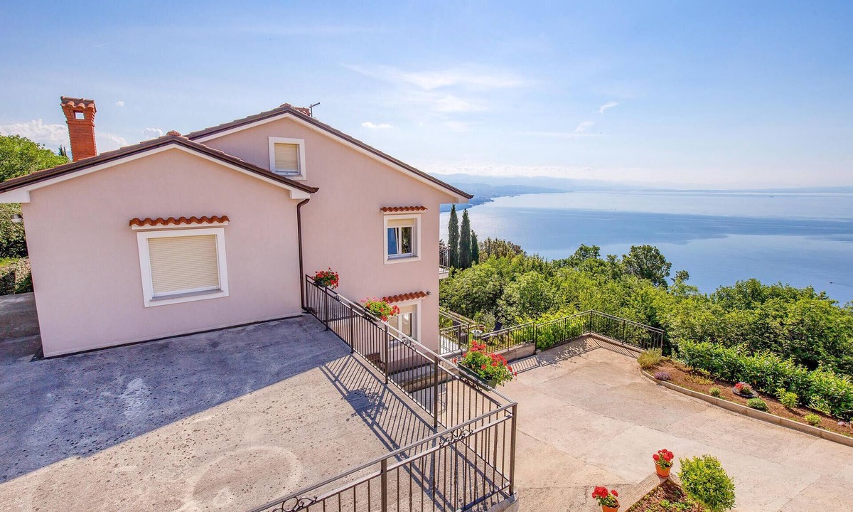Pobri Apartment | 3 bedroom awesome apartment in Bregi