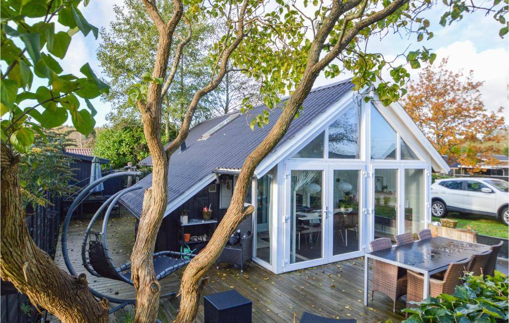 Grønninghoved Strand House | 3 Bedroom Awesome Home In Sjølund