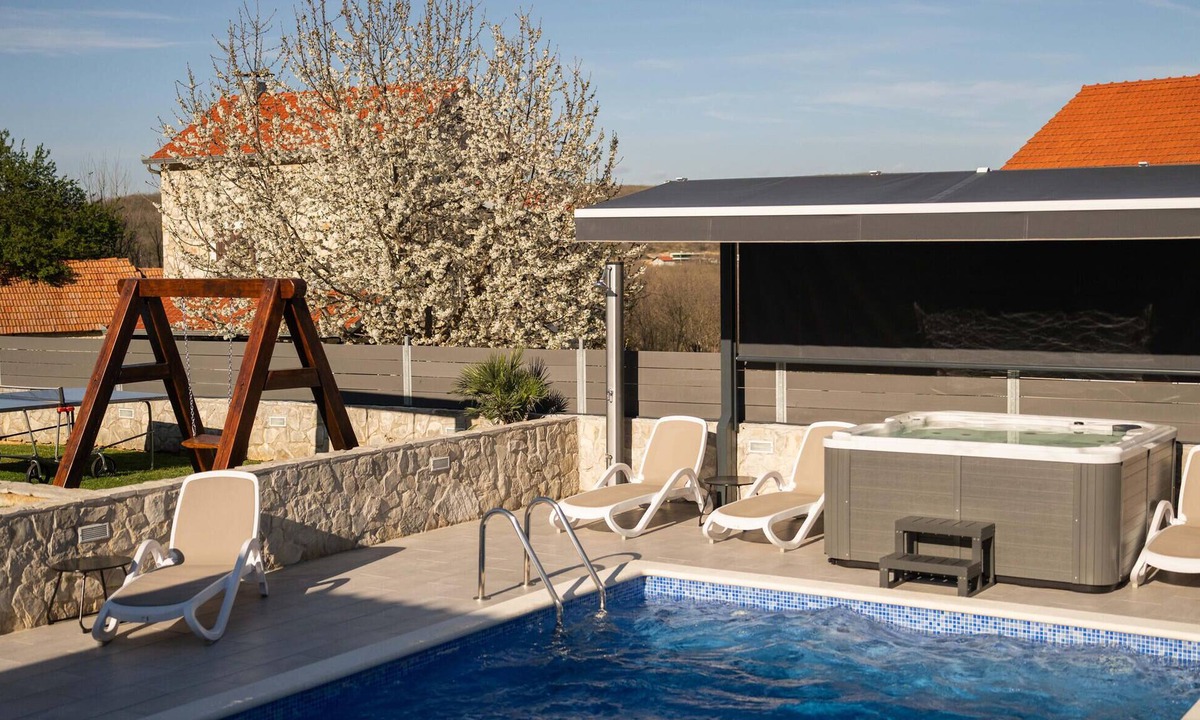 Sinj House | 3 bedroom awesome home in Sinj