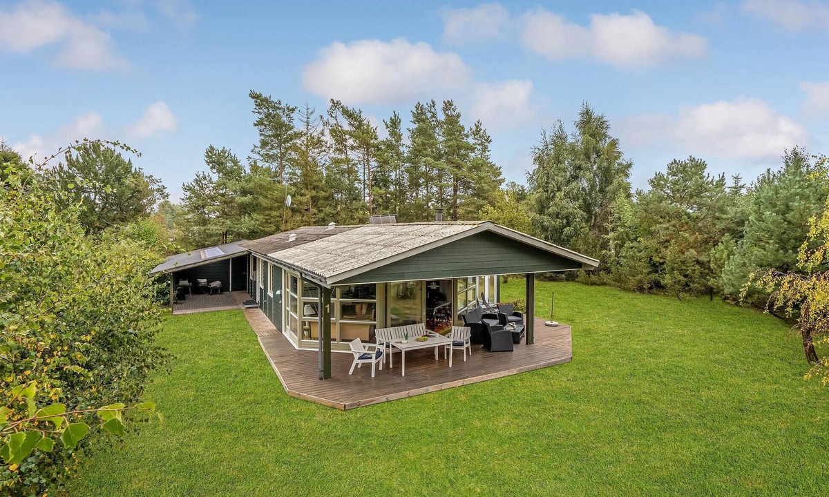 Bøtø By House | 3 bedroom beach front home in Væggerløse