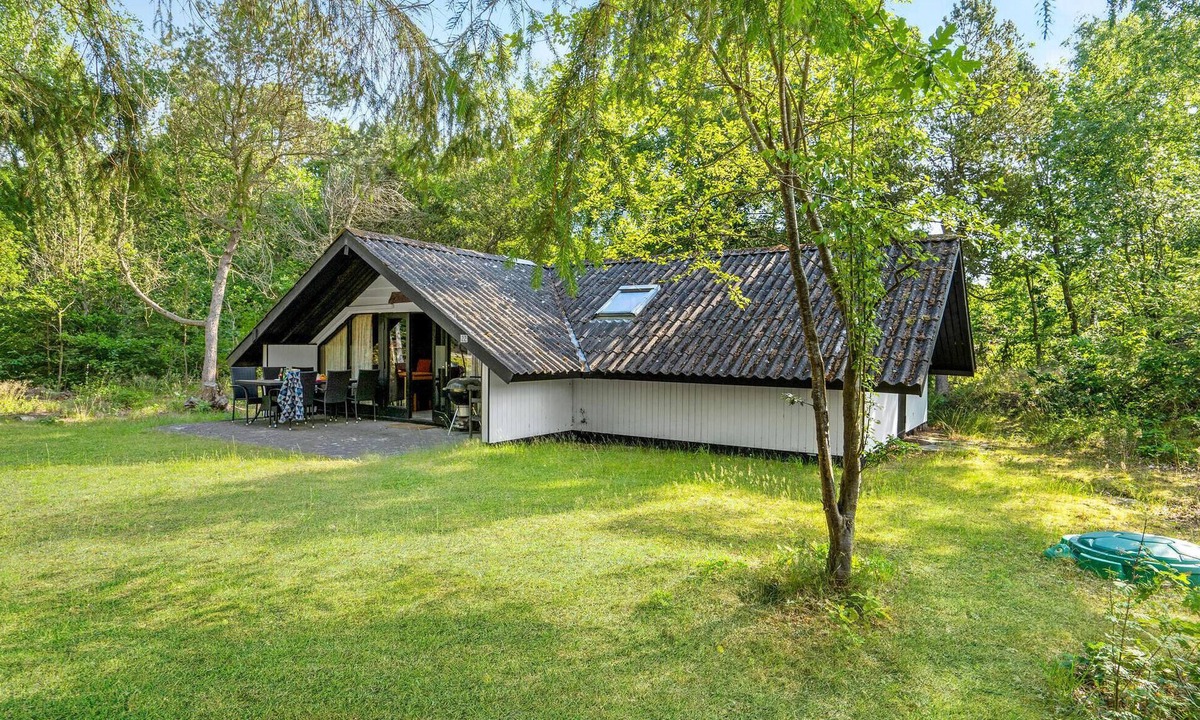 Helberskov Strand House | 3 bedroom beach front home in Hadsund