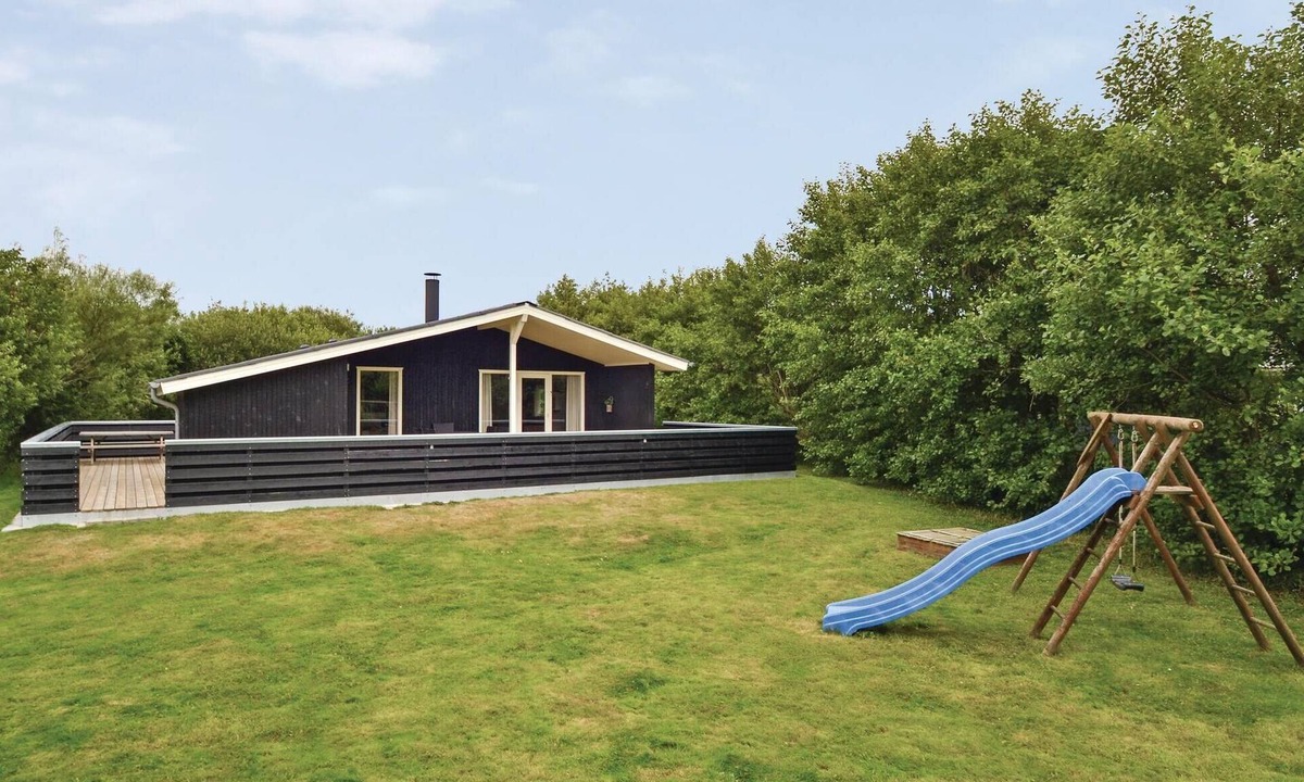 Rindby Strand House | 3 bedroom beach front home in Fanø