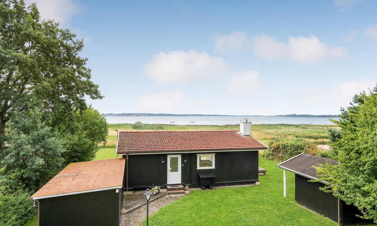 Odsherred Kommune House | 3 bedroom beach front home in Vig