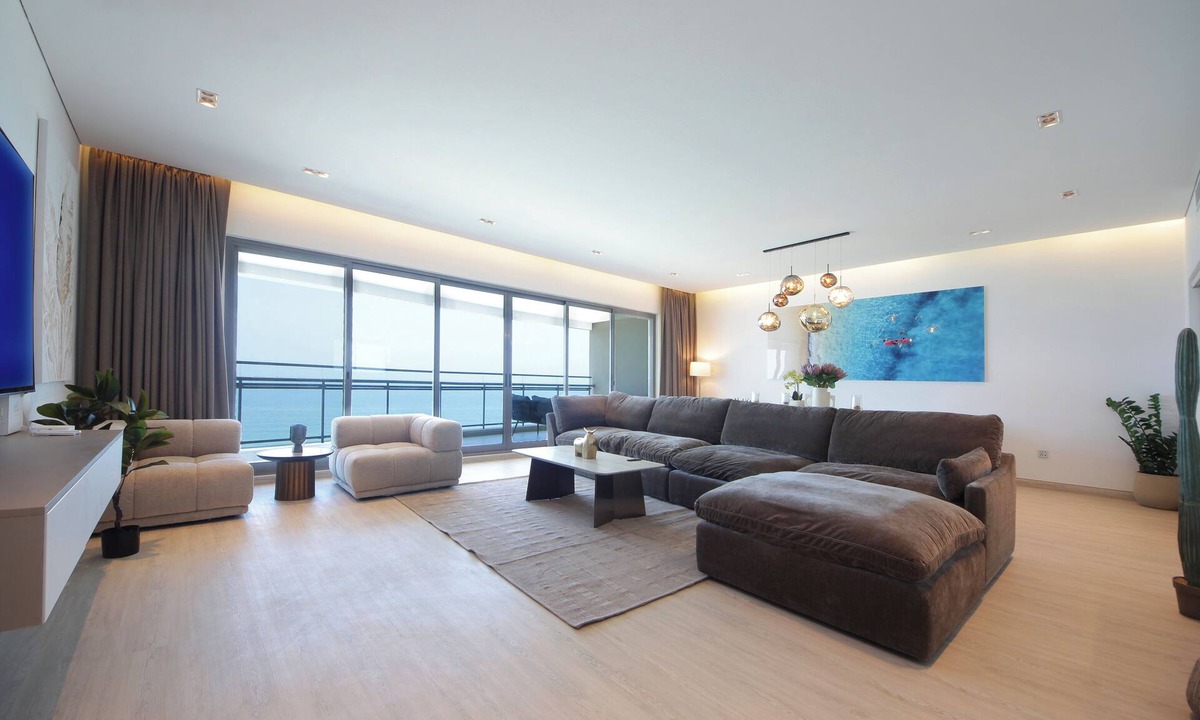 Bouvet Island House | 3-bedroom Beachfront apartment with private Beach access