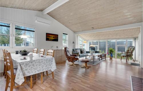 Sundstrup House | 3 Bedroom Beautiful Home In Højslev