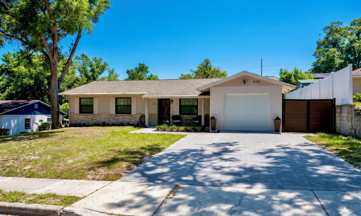 Minneola House | 3-bedroom Biker's bungalow in brilliant Clermont Close to Downtown
