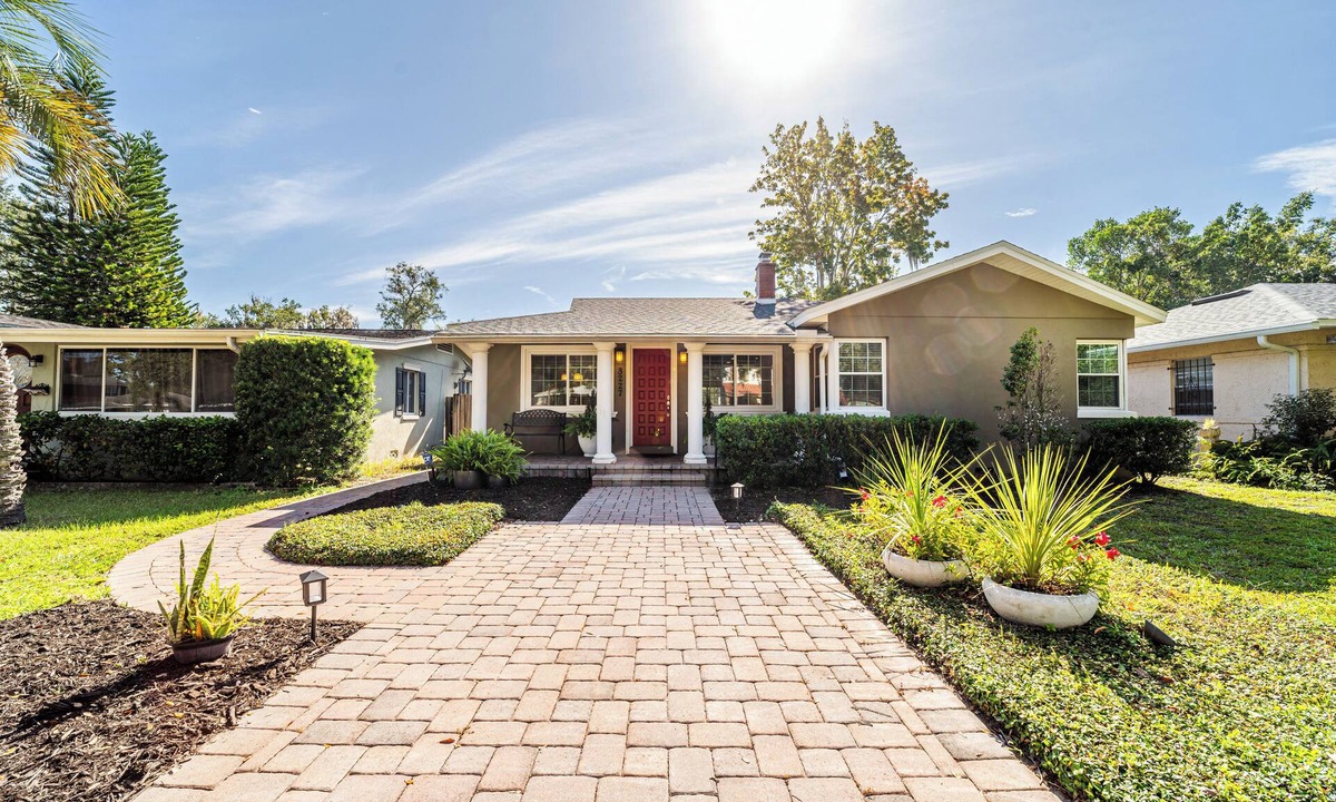 Orwin Manor House | 3-bedroom Bungalow in Welcoming Winter Park with WiFi, AC