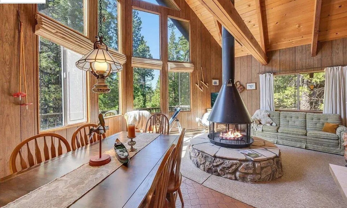 Strawberry Cabin | 3-bedroom cabin 10 Mins Dr. to Dodge Ridge Ski Resort & Leland & Pinecrest Lake
