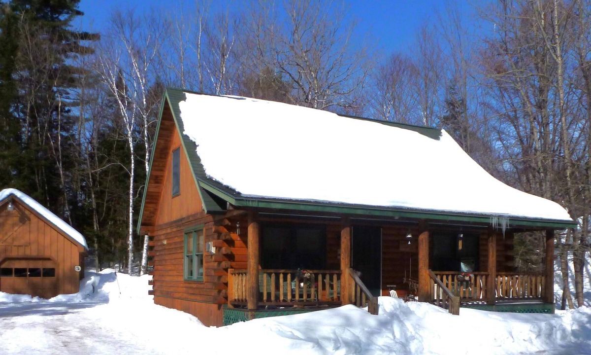 Greenville Junction Cabin | 3-bedroom cabin in heart of Greenville, WiFi, Roku, & snowmobile from driveway!