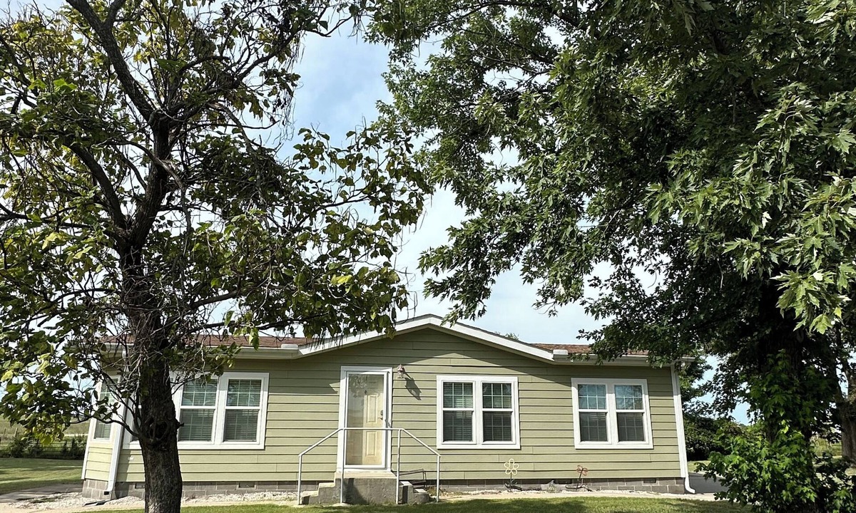 Elk County Cabin | 3-bedroom cabin in the beautiful flint hills of Kansas.