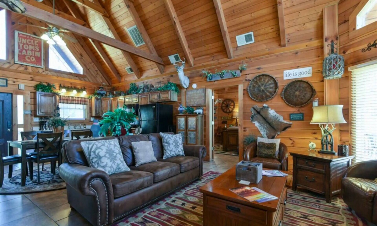 Big Cedars Cabin | 3 Bedroom Cabin, Sleeps 8, at Branson Cedars Resort!