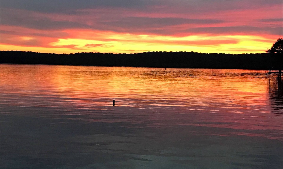 South Toledo Bend Cabin | 3-bedroom cabin South Toledo Bend with private boat ramp