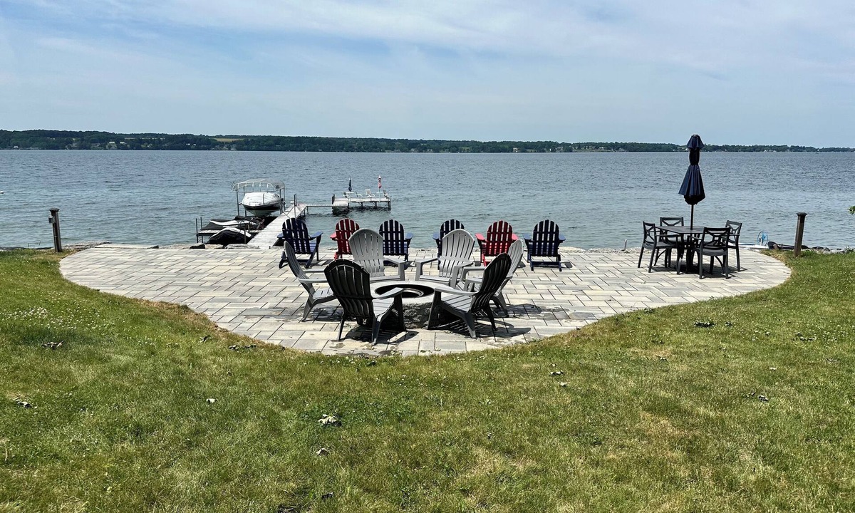 Town of Owasco Cottage | 3 Bedroom Cottage on Owasco Lake. Eastside and Pet Friendly!