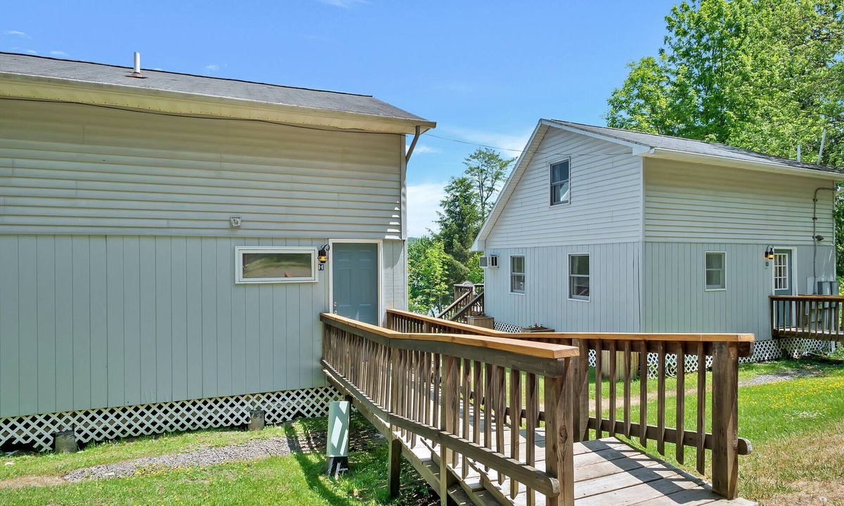 Cooperstown Cottage | 3 Bedroom Cottage that sleeps 10 minutes from Cooperstown on Otsego Lake