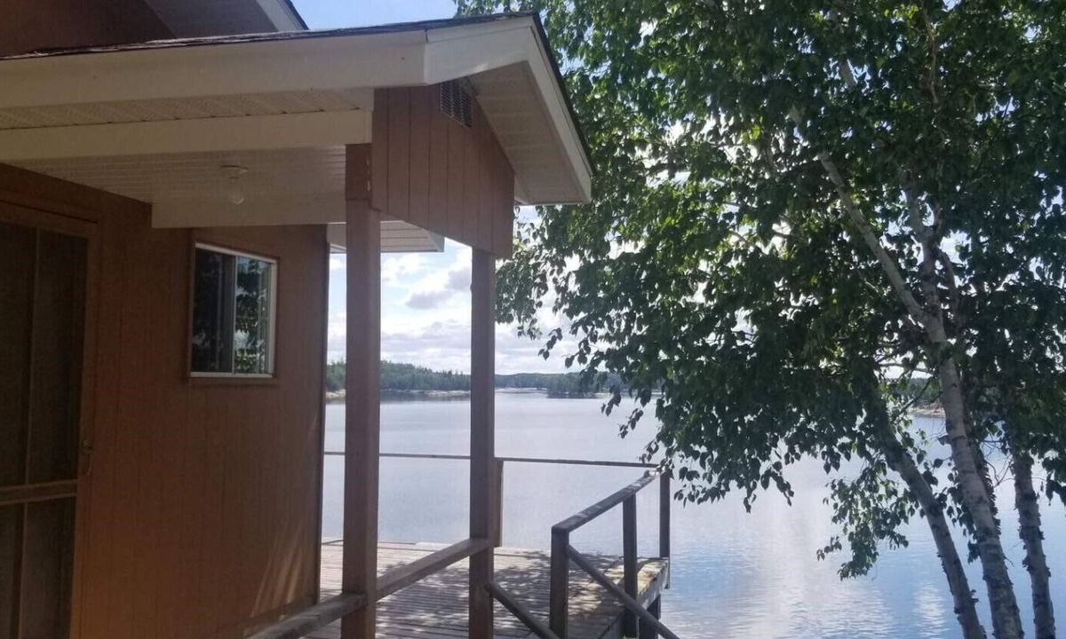 Keewatin House | 3 Bedroom Cottage with an Amazing View