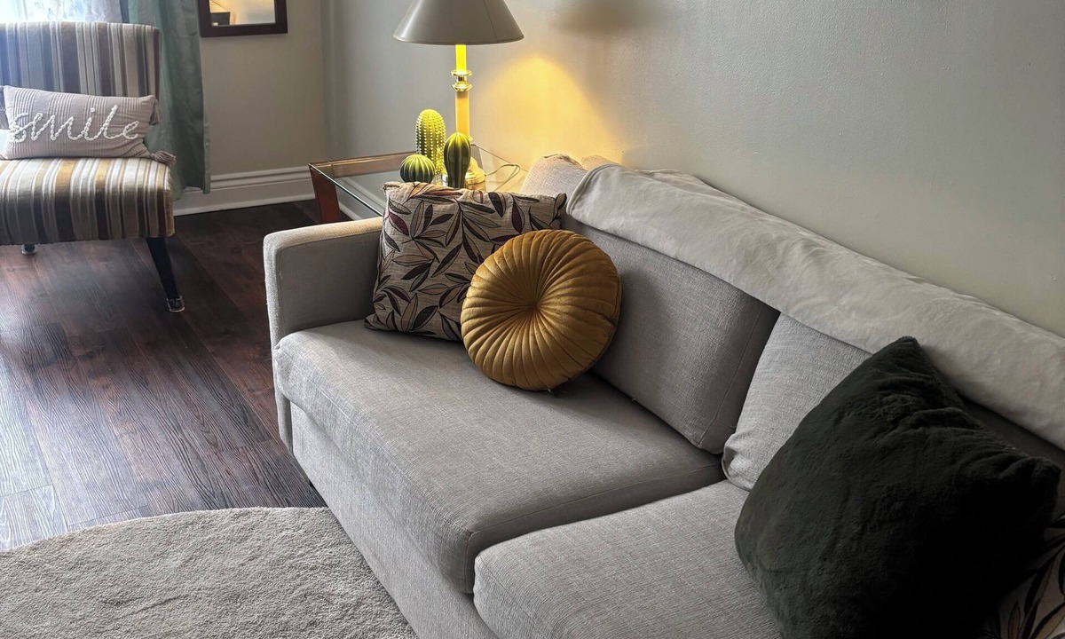 Hamilton House | 3 bedroom- Cozy Hamilton Townhouse