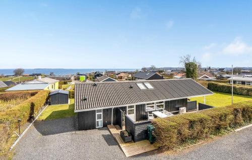 Hejlsminde Strand House | 3 Bedroom Cozy Home In Hejls