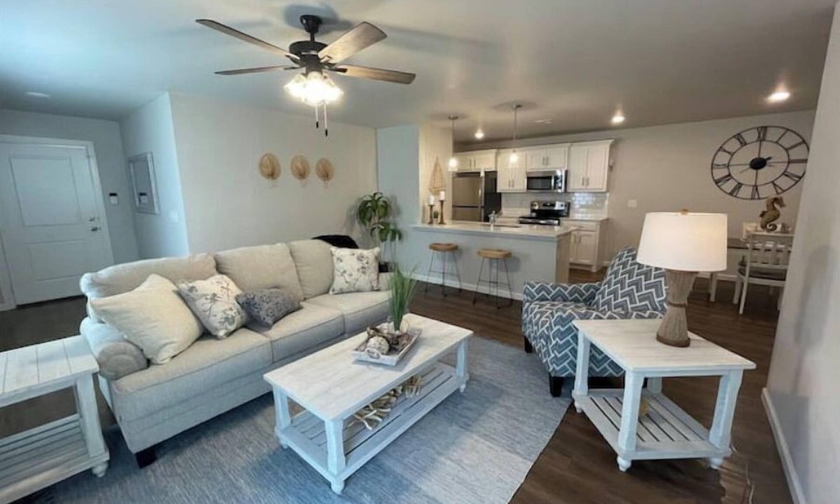 Midwest City House | 3 bedroom duplex close to Tinker