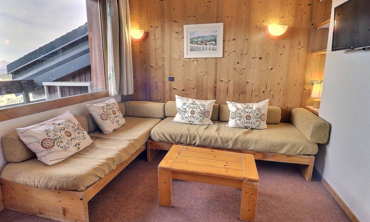 Meribel-Mottaret Apartment | 3-Bedroom Duplex Near Slopes, Pets Allowed
