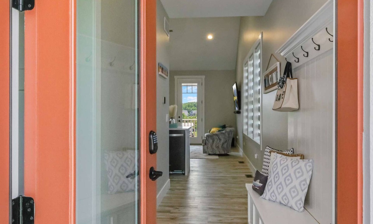 Ottawa House | 3 Bedroom Duplex with Marina Views
