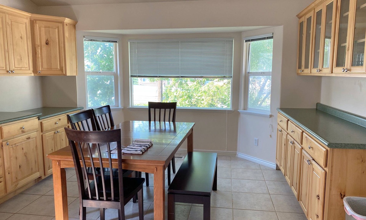 South Salt Lake House | 3 bedroom entire house, close to all ski resorts, center of ALL