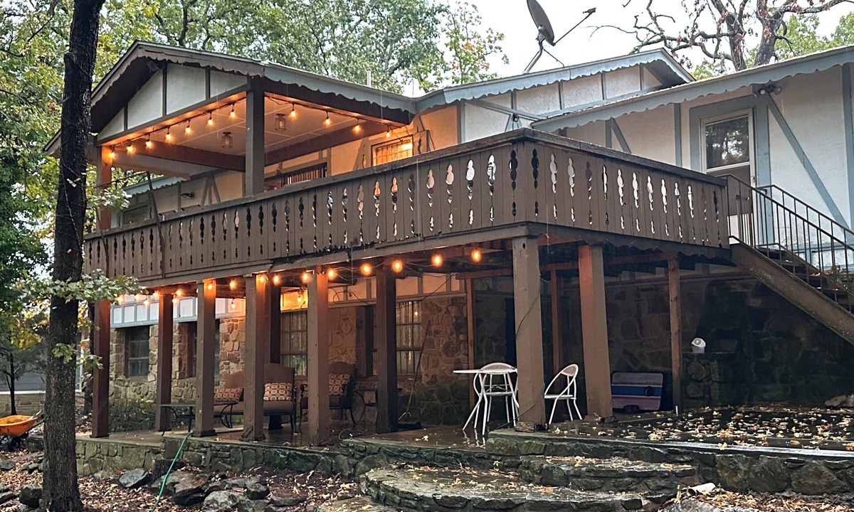 Eufaula Cabin | 3-bedroom Eufaula cove cabin with lake view and lake access