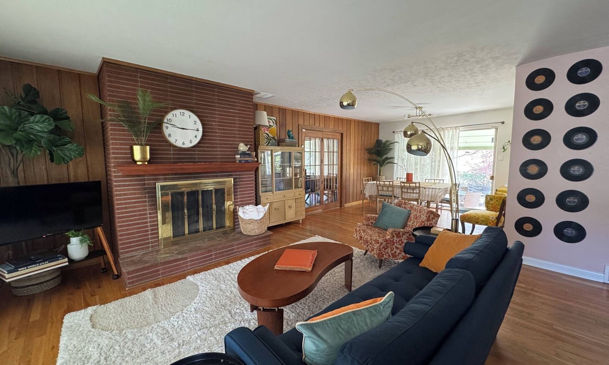 Skyway House | 3-bedroom family and Pet-friendly house located near the iconic Broadmoor Hotel