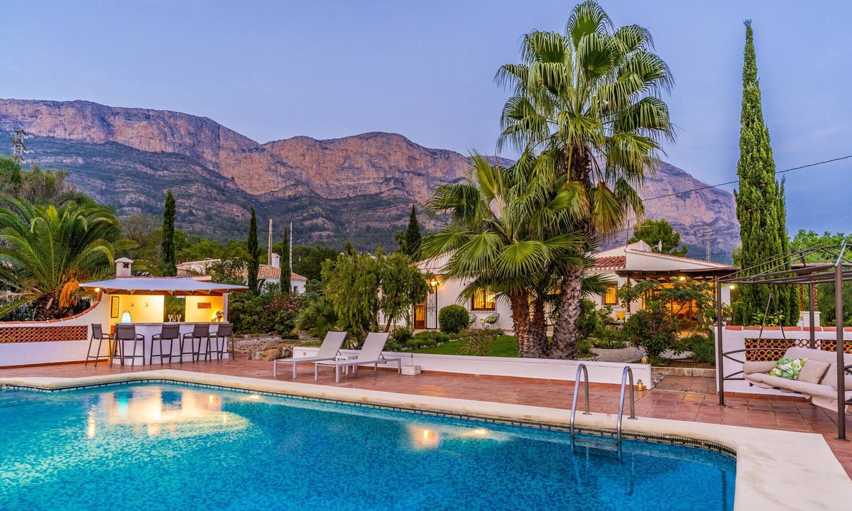 Ermita Villa | 3 Bedroom Family Villa in Javea