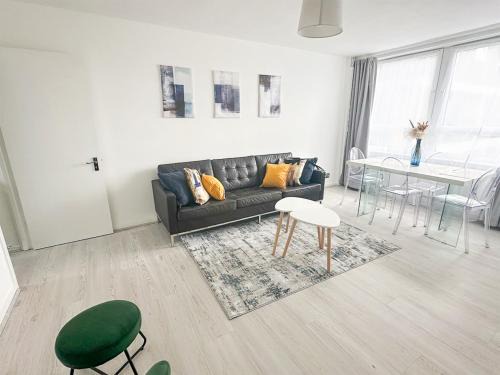 De Beauvoir Apartment | 3 Bedroom Flat Haggerston, Hackney, London