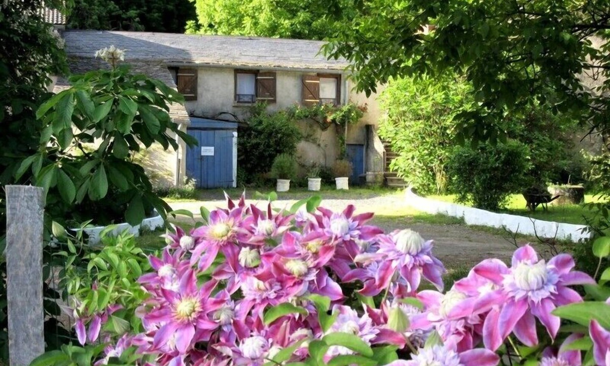 Vabre House | 3 Bedrooms Private Vacation Home In Montredon-Labessonnié