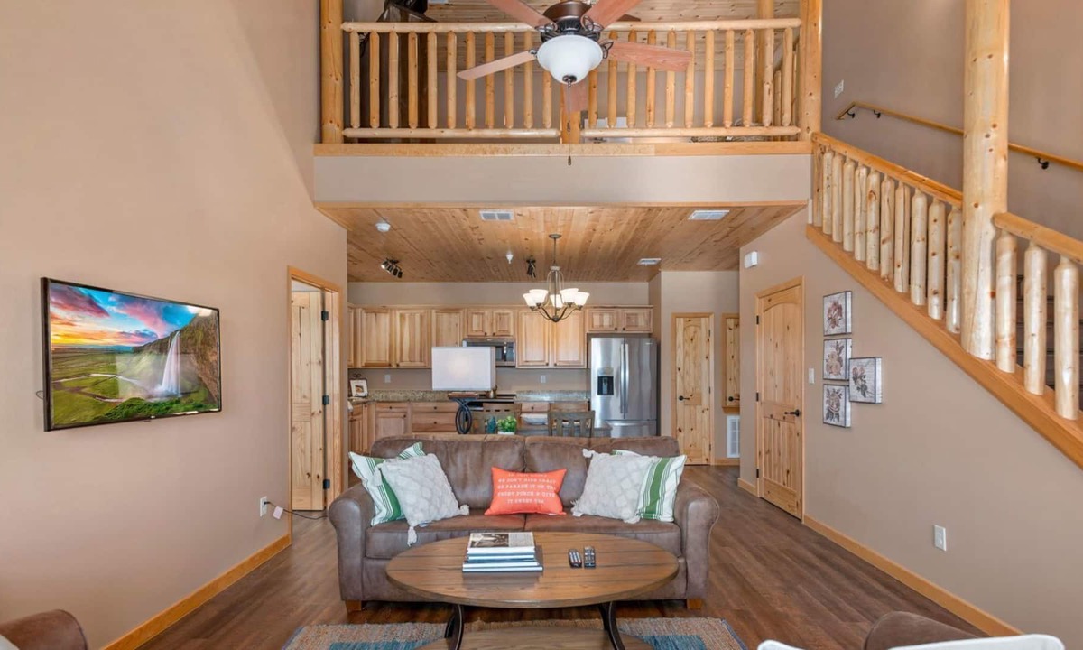 Gruene Condo | 3 Bedroom Fully Furnished Condo