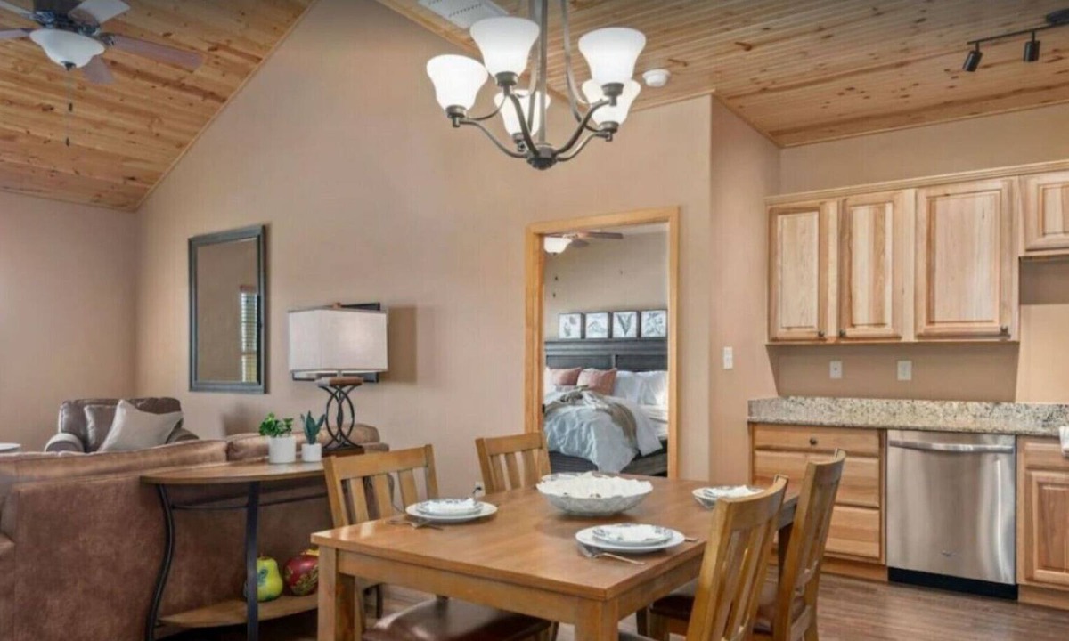 Gruene Condo | 3 Bedroom Fully Furnished Condo