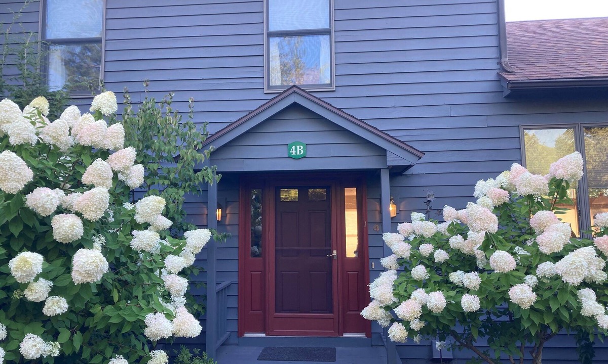 Lenox House | 3-bedroom furnished townhome near Lenox, beautiful views, 3 month min rental