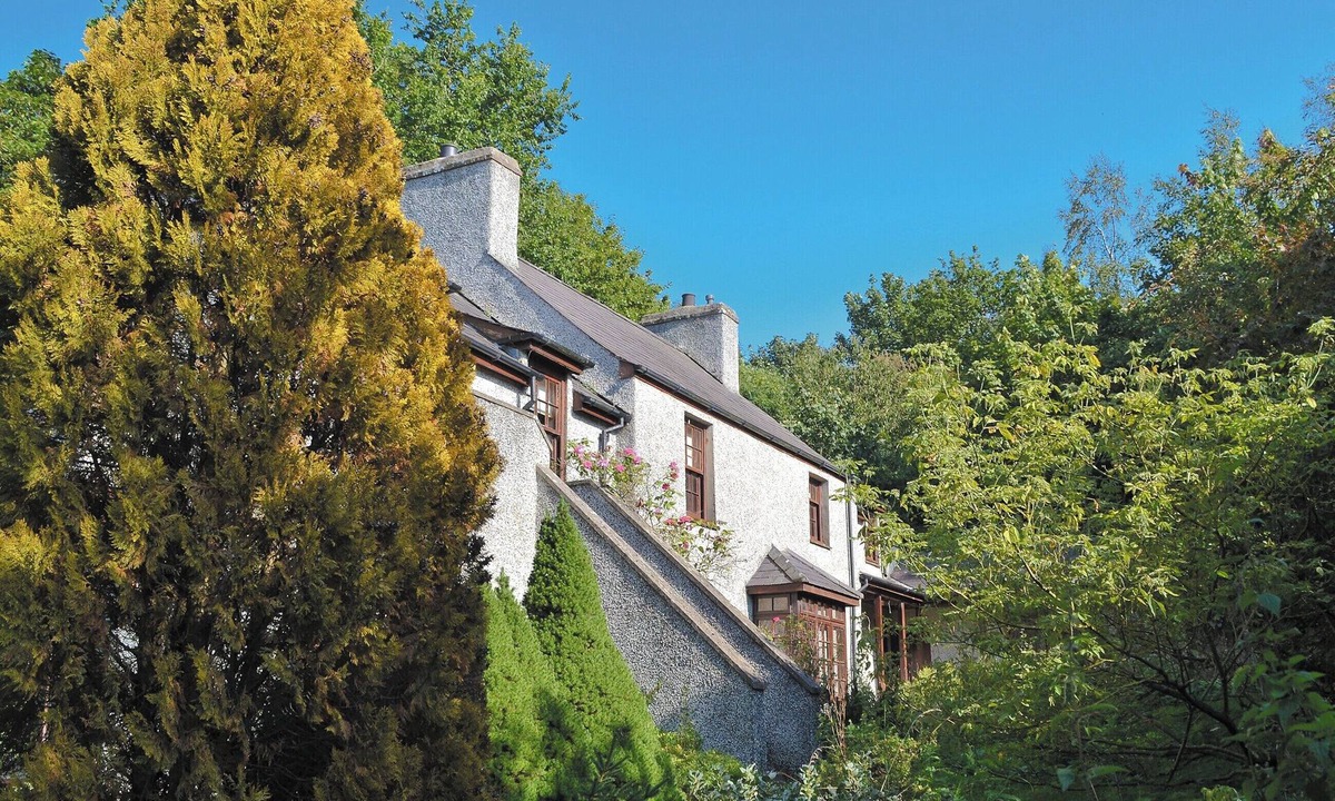 Dwyran Cottage | 3 bedroom accommodation in Llangaffo, Anglesey