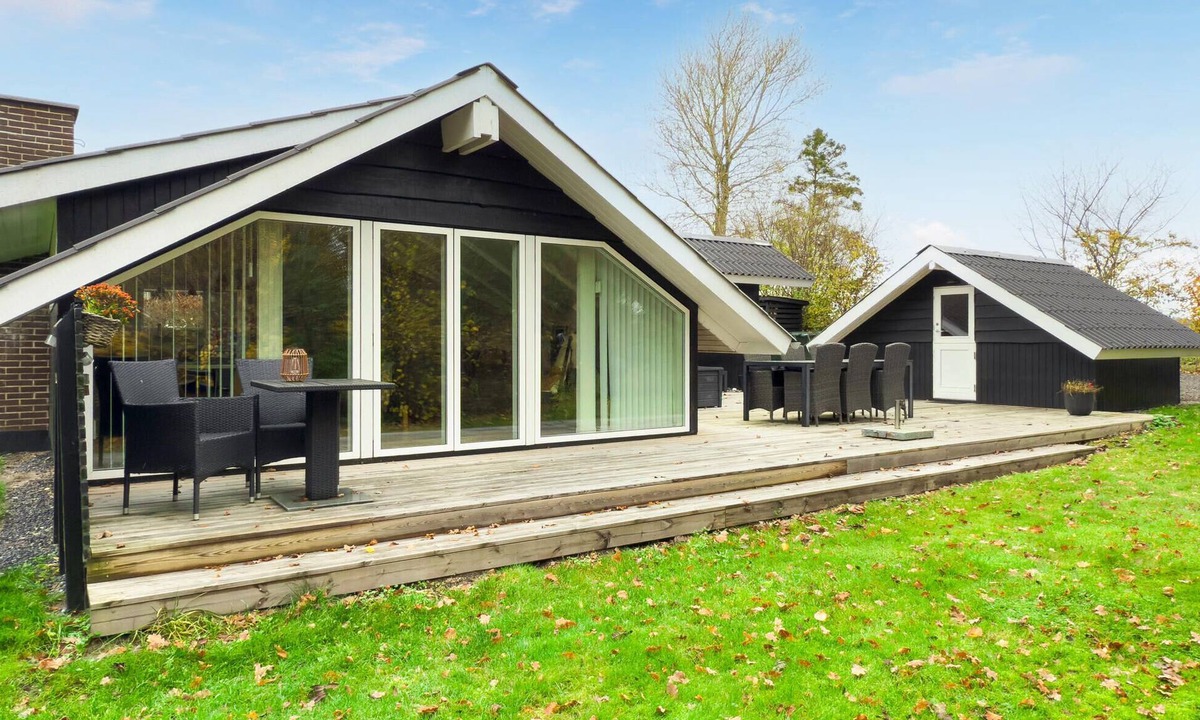 Skødshoved Strand House | 3 bedroom gorgeous home in Knebel