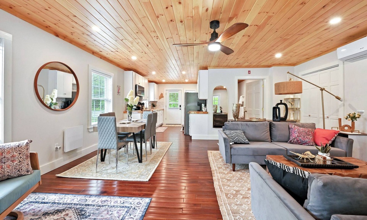 Edgecomb House | 3 Bedroom Happy Cottage 15