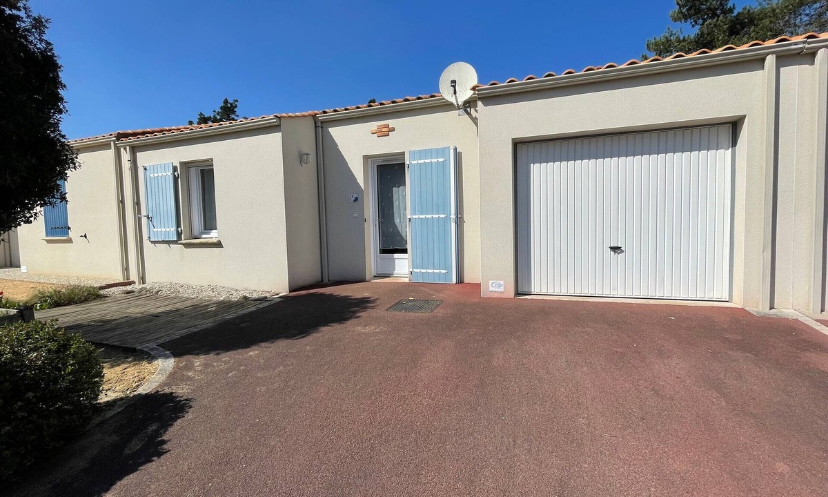 Longeville-sur-Mer House | 3-bedroom house near the beach with private garden and parking