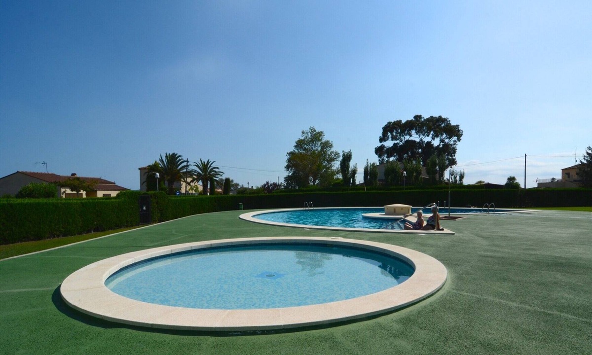 Torroella de Montgri House | 3 bedroom holiday home near the beach
