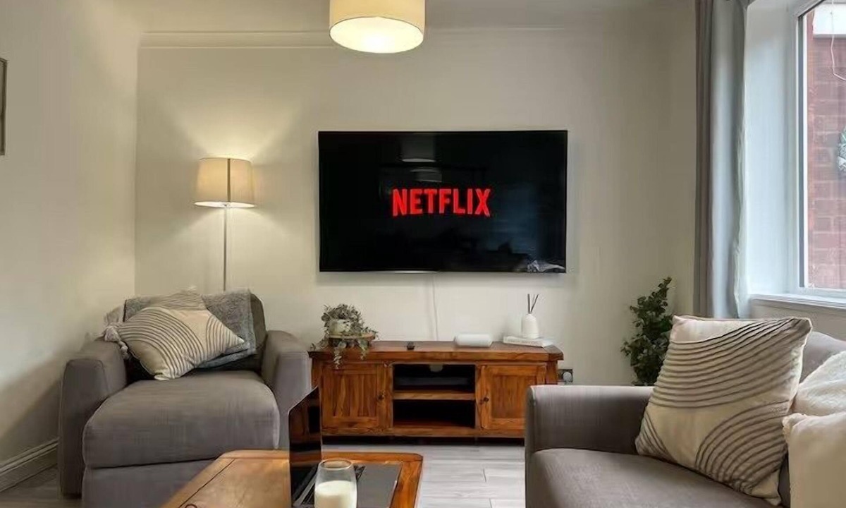 Hengoed House | 3 Bedroom Home - 6 guests