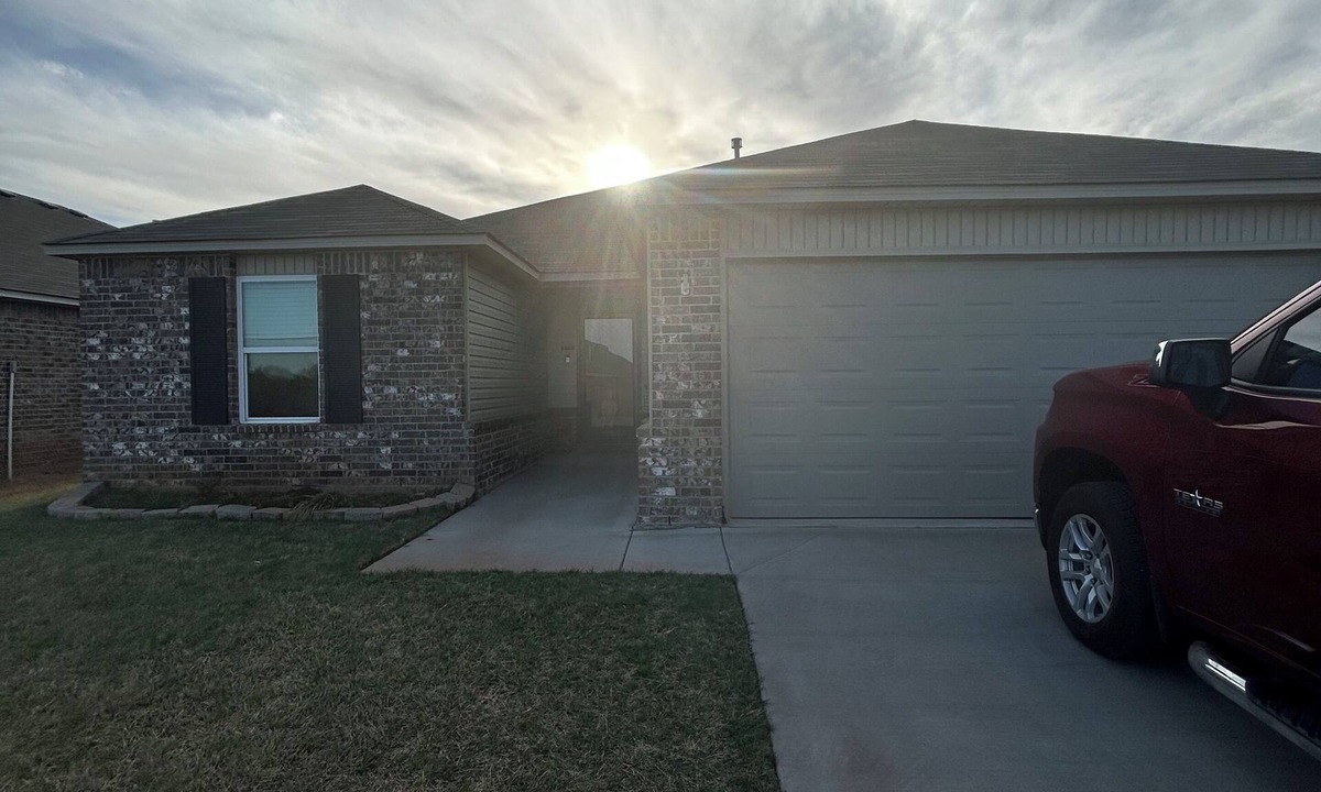 Stillwater House | 3-bedroom home in Stillwater/Walking distance to a park, 2 miles from OSU.