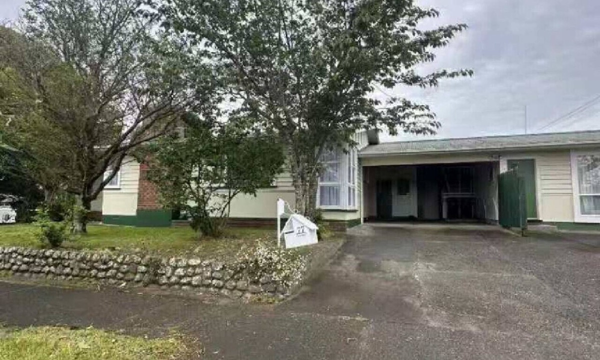 Palmerston North House | 3 bedroom House, 77 Slacks