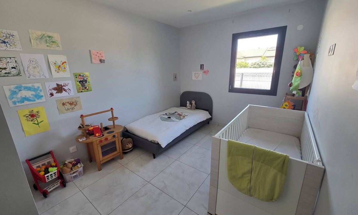 Romans-sur-Isere Cabin | 3 bedroom house with swimming pool in Romans-sur-Isère Quiet and secure condominium