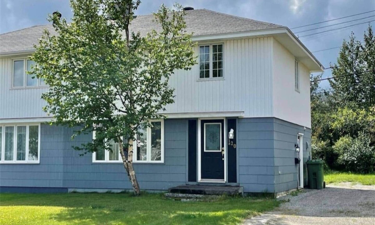 Labrador City House | 3 Bedroom House Centrally Located