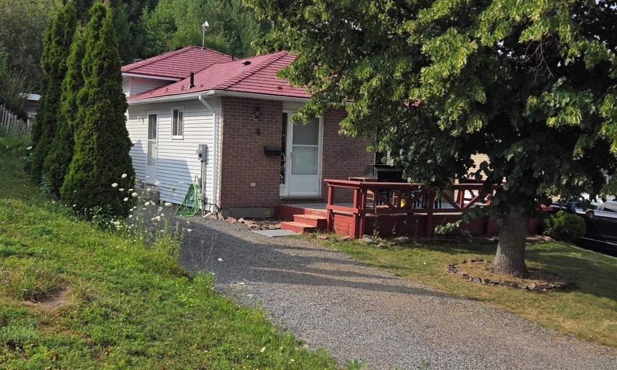 Elliot Lake House | 3 Bedroom House in Elliot Laken