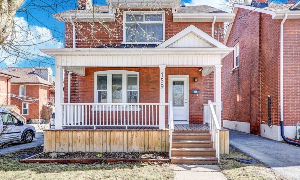Oshawa Cottage | 3 bedroom house in oshawa