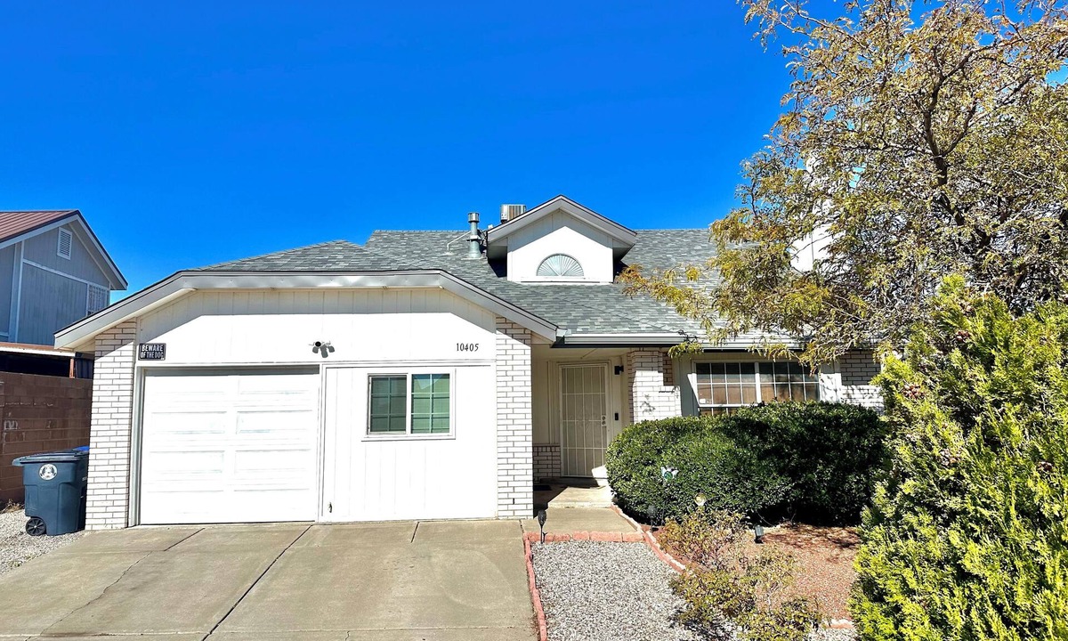 Westgate Heights House | 3-bedroom house in tranquil Albuquerque with cozy vibes and fire pit.