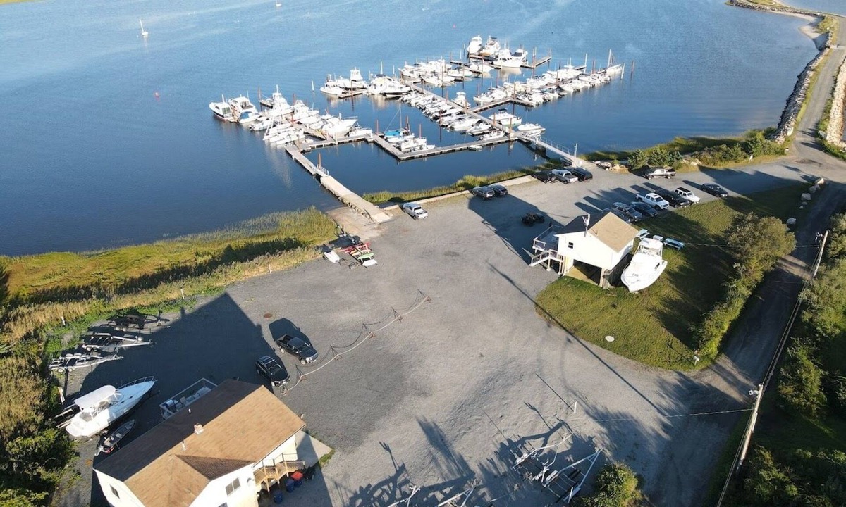 Mattapoisett House | 3-bedroom house in seaside town of Mattapoisett. Great water views!