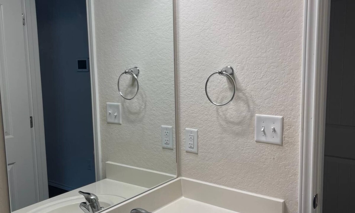 Converse House | 3-bedroom house in wonderful Converse with AC