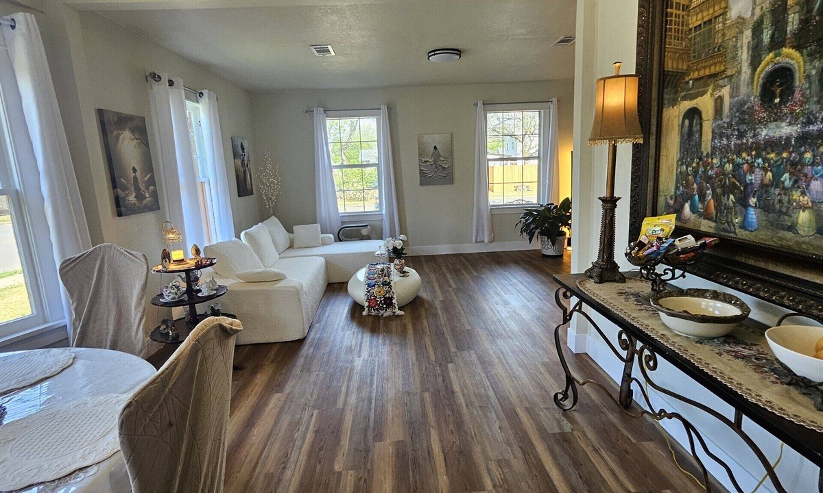 Sayles Blvd. Area House | 3-bedroom house just for you, in a centralized part of beautiful Abilene.