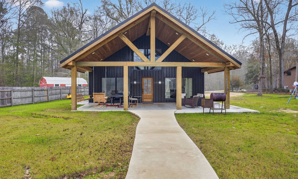 Jasper House | 3-bedroom house on Angelina River